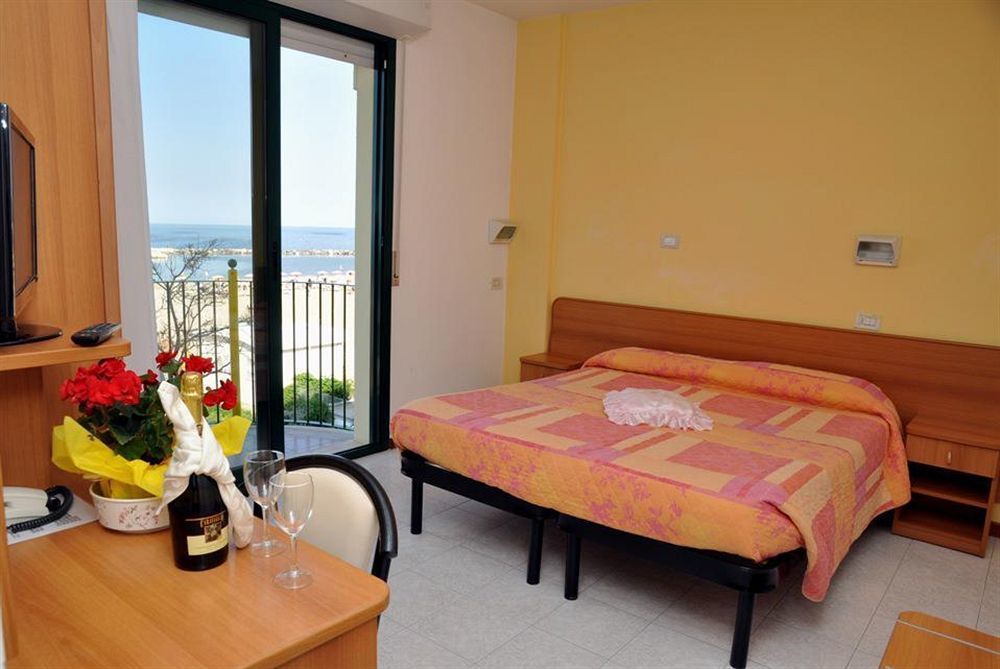 Hotel Emilia Rimini Eksteriør billede